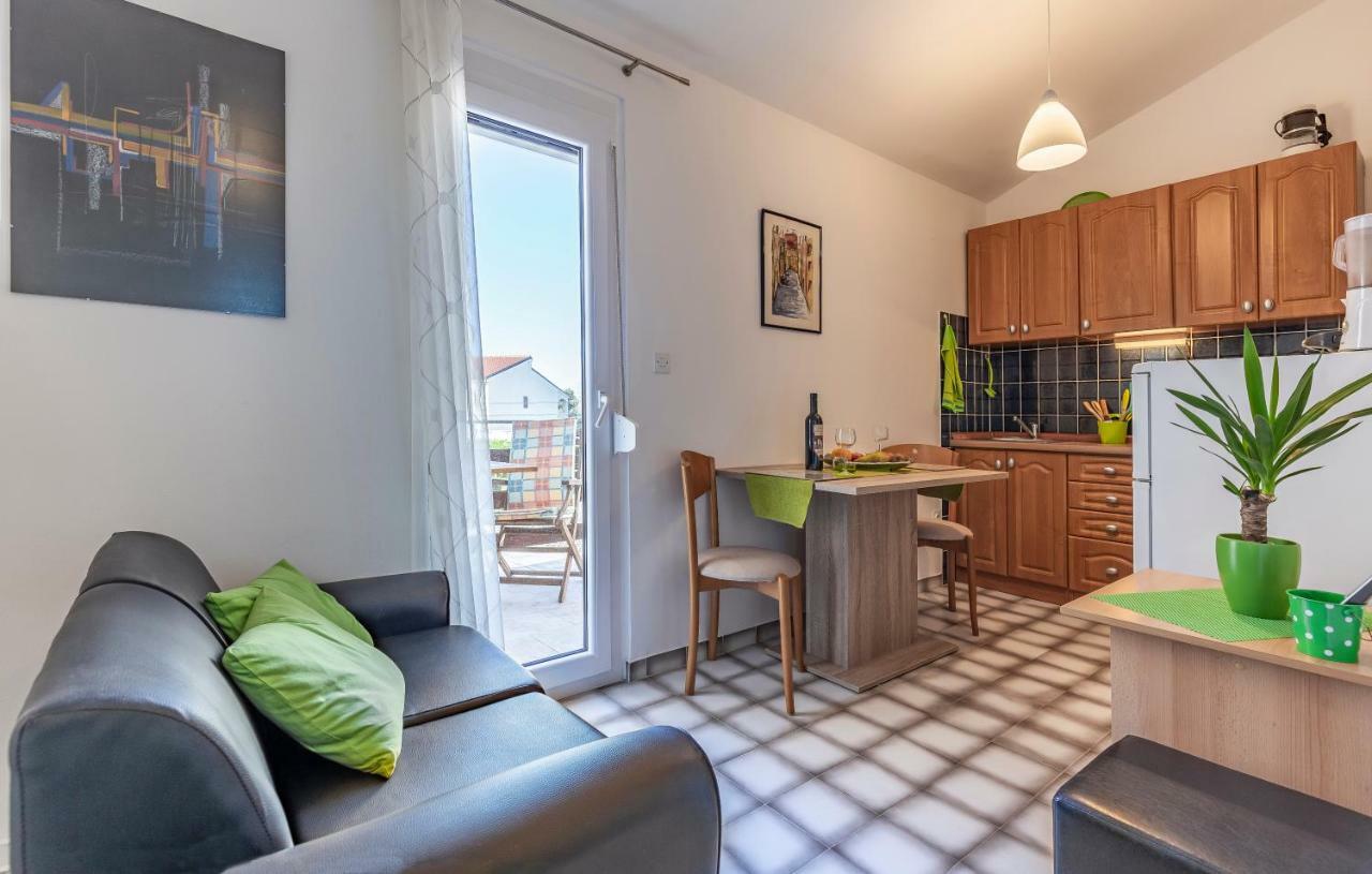 Apartment Denis Medulin Buitenkant foto